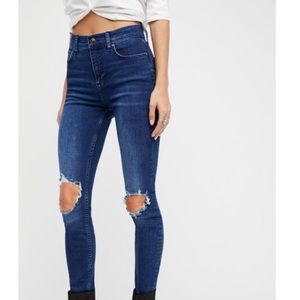 NWOT Free People Busted Knee Skinny Jean